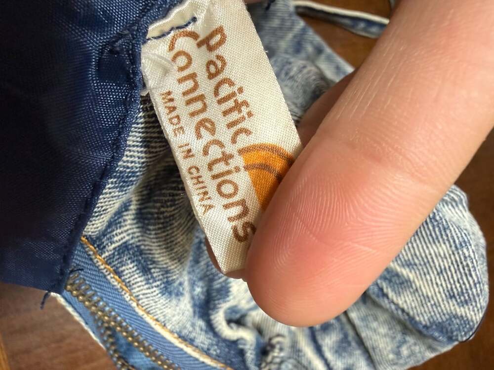 Pacific Connections Acid Wash Denim Crossbody Shoulder Bag - Picture 8 of 9